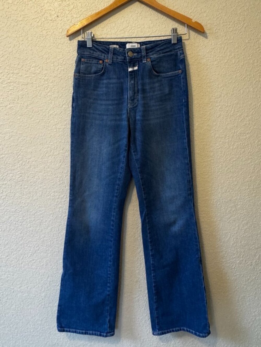 CLOSED size 26 wide legged denim